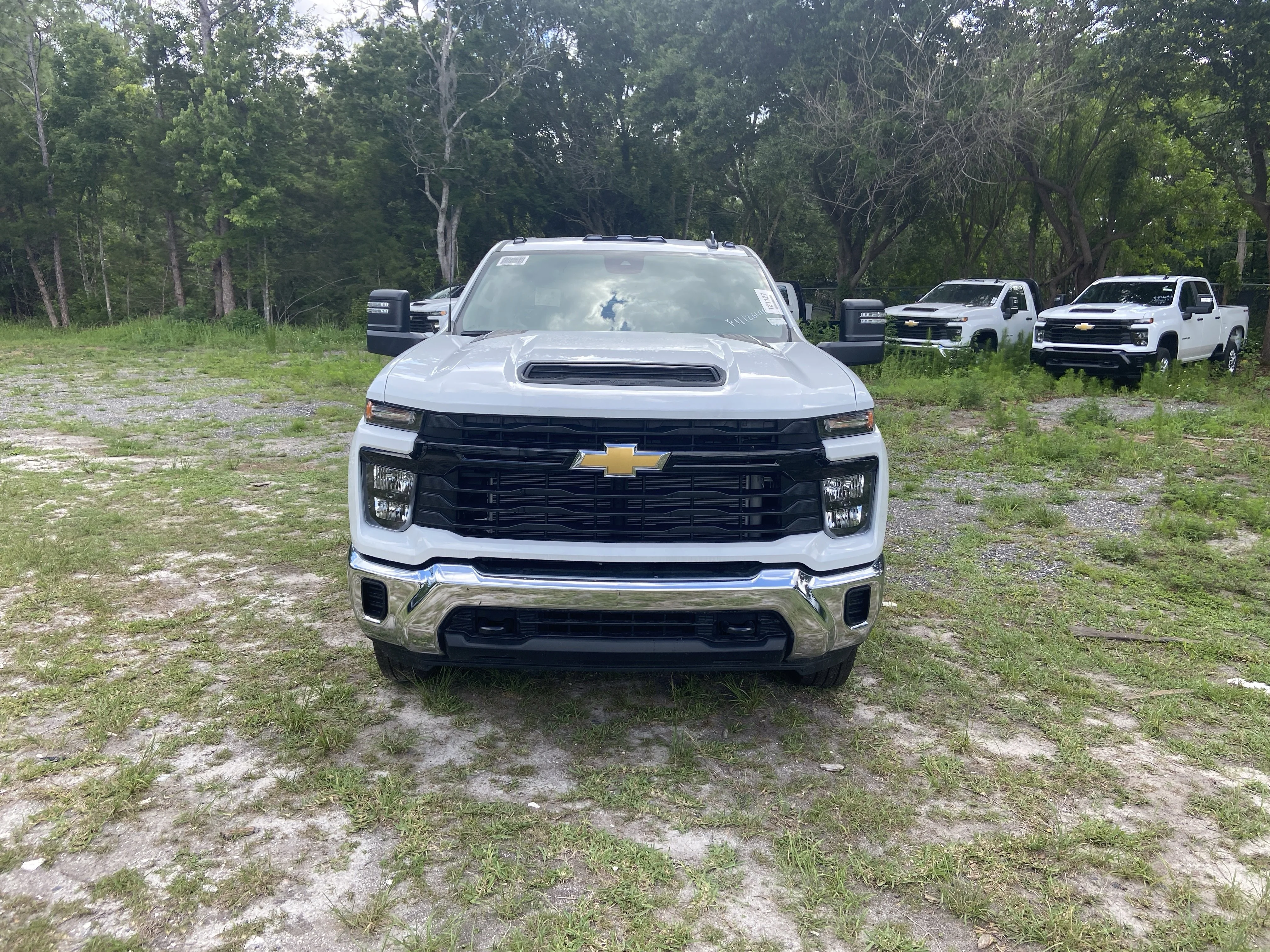 New 2026 Summit White Chevrolet Work Truck image 9