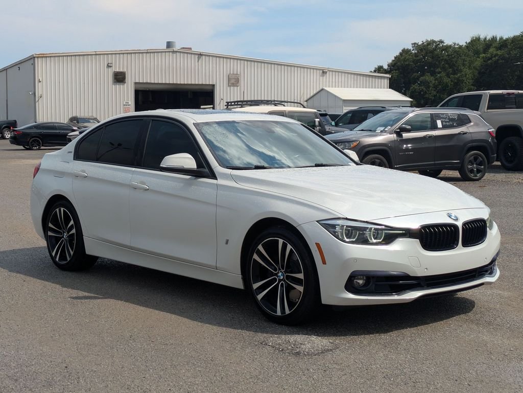 Used 2018 White BMW 330e iPerformance image 7