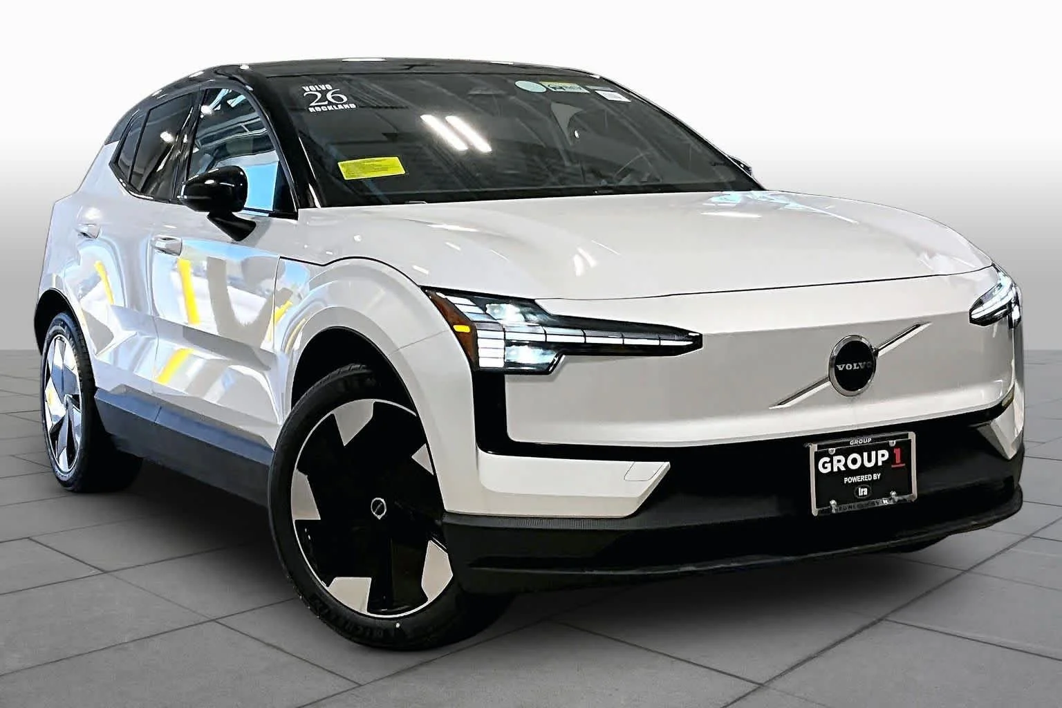 New 2026 Crystal White Volvo Plus image 15