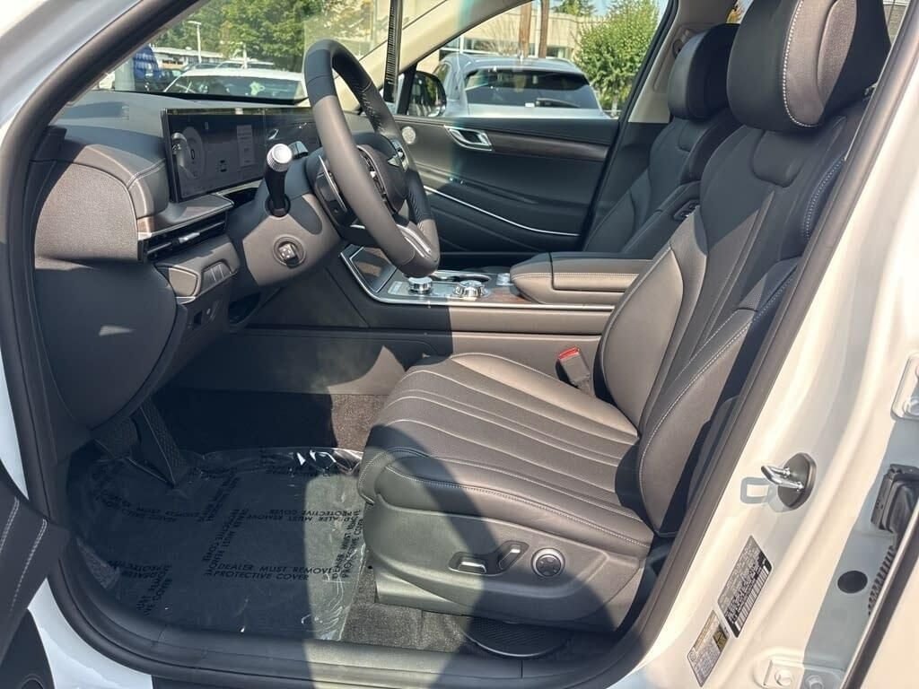 New 2026 White Genesis 2.5T image 20