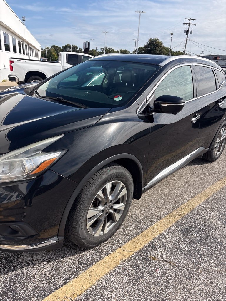 Used 2015 Black Nissan SL image 1