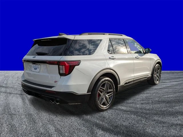 New 2026 Star White Metallic Tri-Coat Ford ST image 4