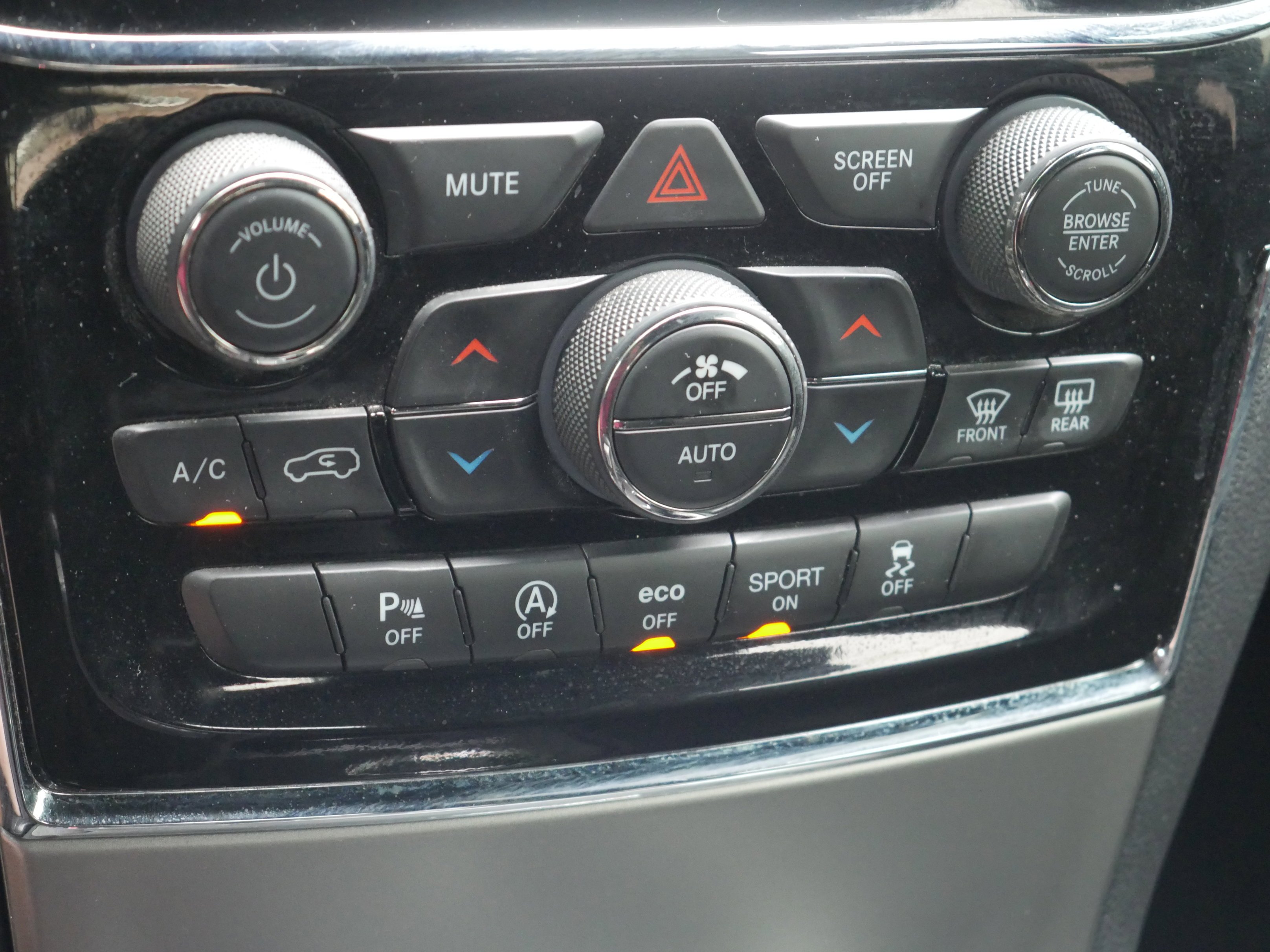 Used 2020 Slate Blue Pearlcoat Jeep Limited image 15