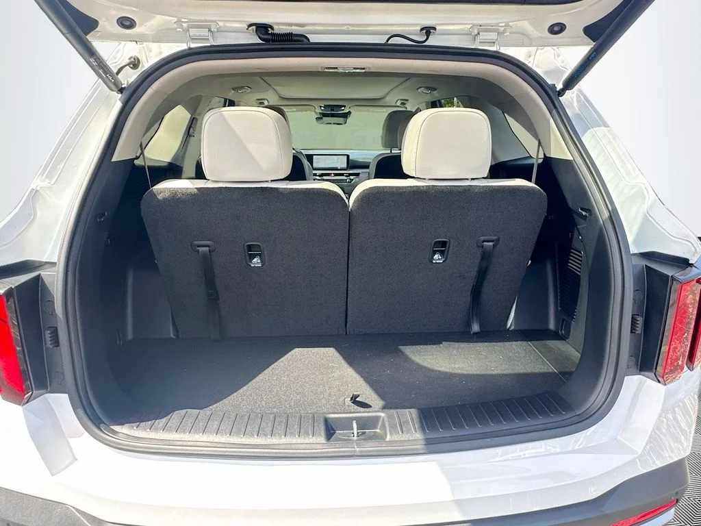 Used 2025 White Kia SX image 30