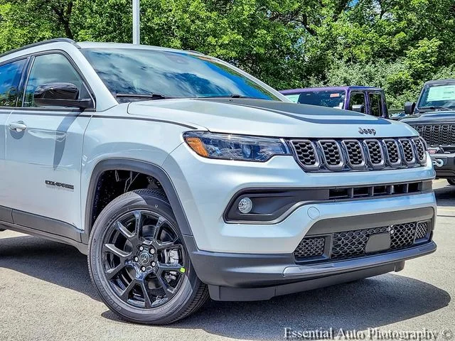 New 2026 Silver Zynith Metallic Clear-Coat Exterior Paint Jeep Latitude image 2