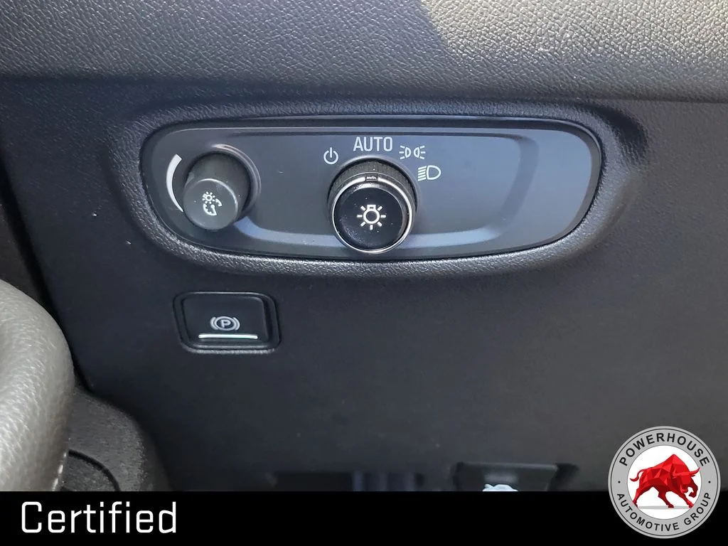 Used 2022 Black GMC SLE image 28