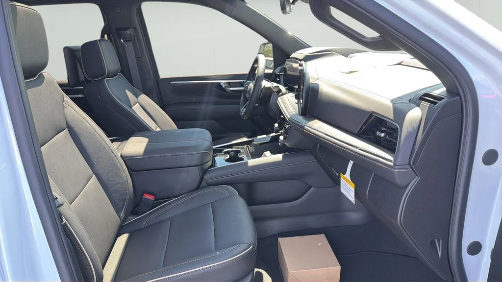 New 2026 White Chevrolet Premier image 13