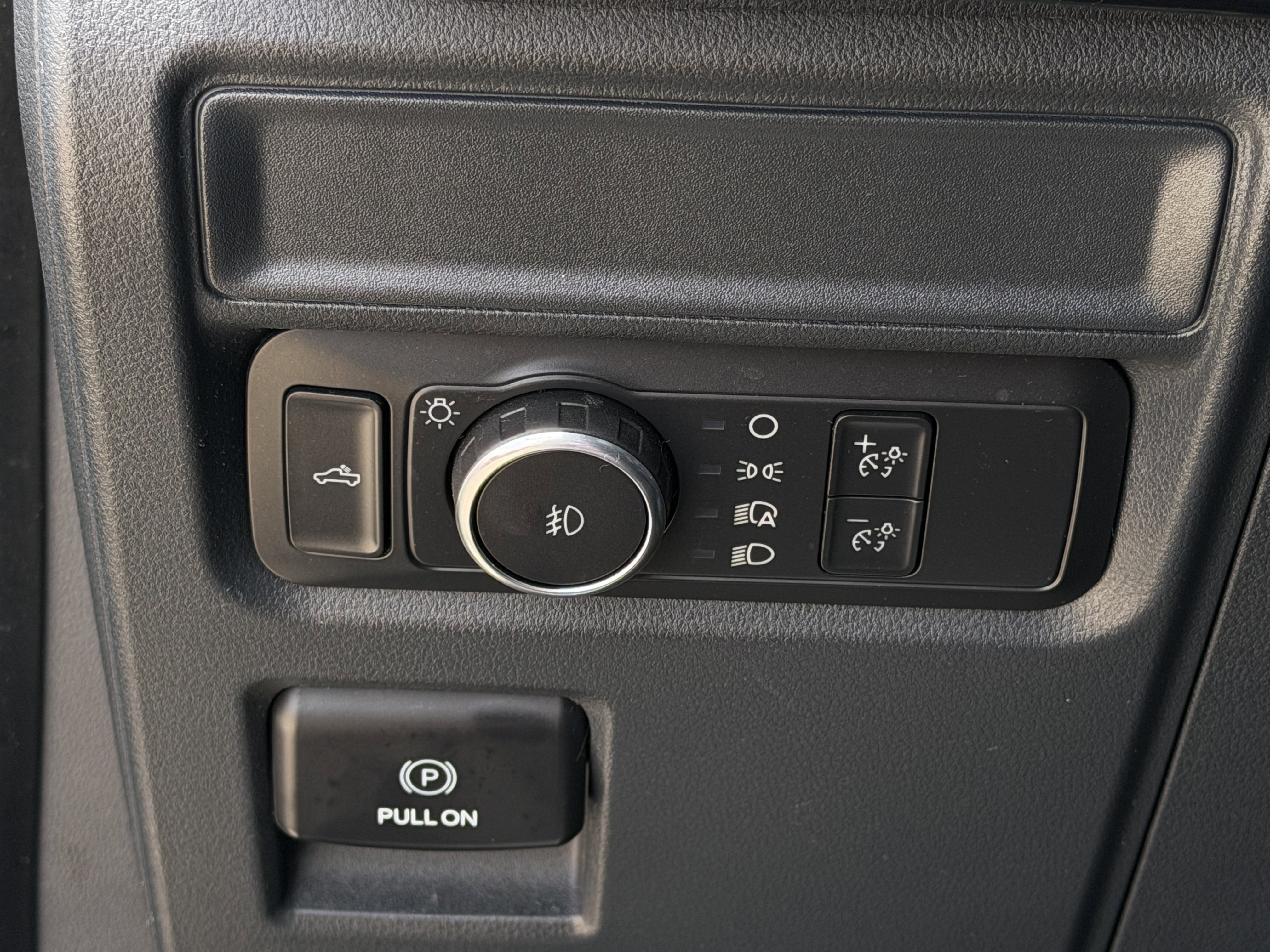 Used 2022 Agate Black Metallic Ford XL image 24