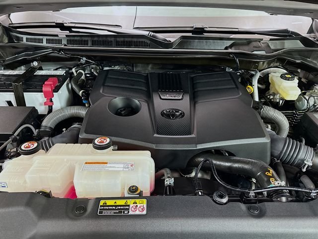 Used 2022 Silver Toyota SR5 image 29