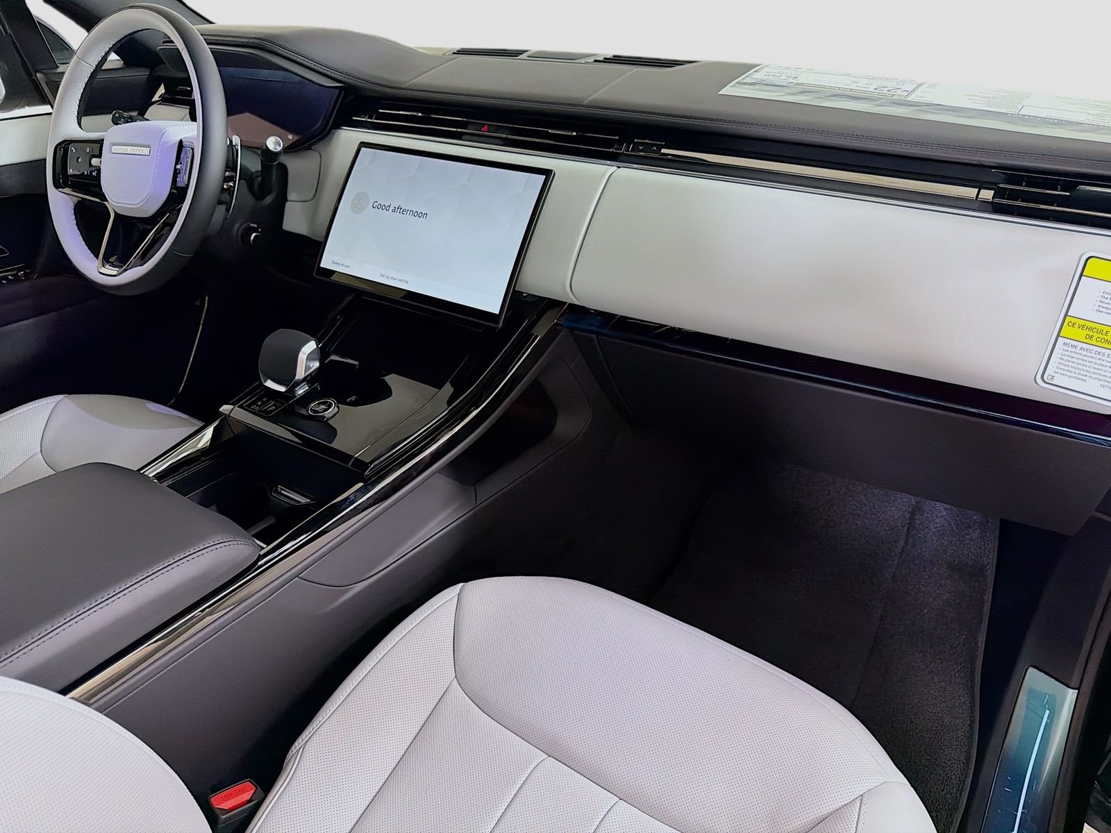 New 2026 Santorini Black Land Rover Dynamic SE image 35
