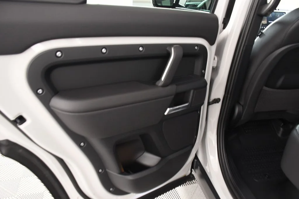 New 2026 Borasco Grey Land Rover X-Dynamic SE image 25