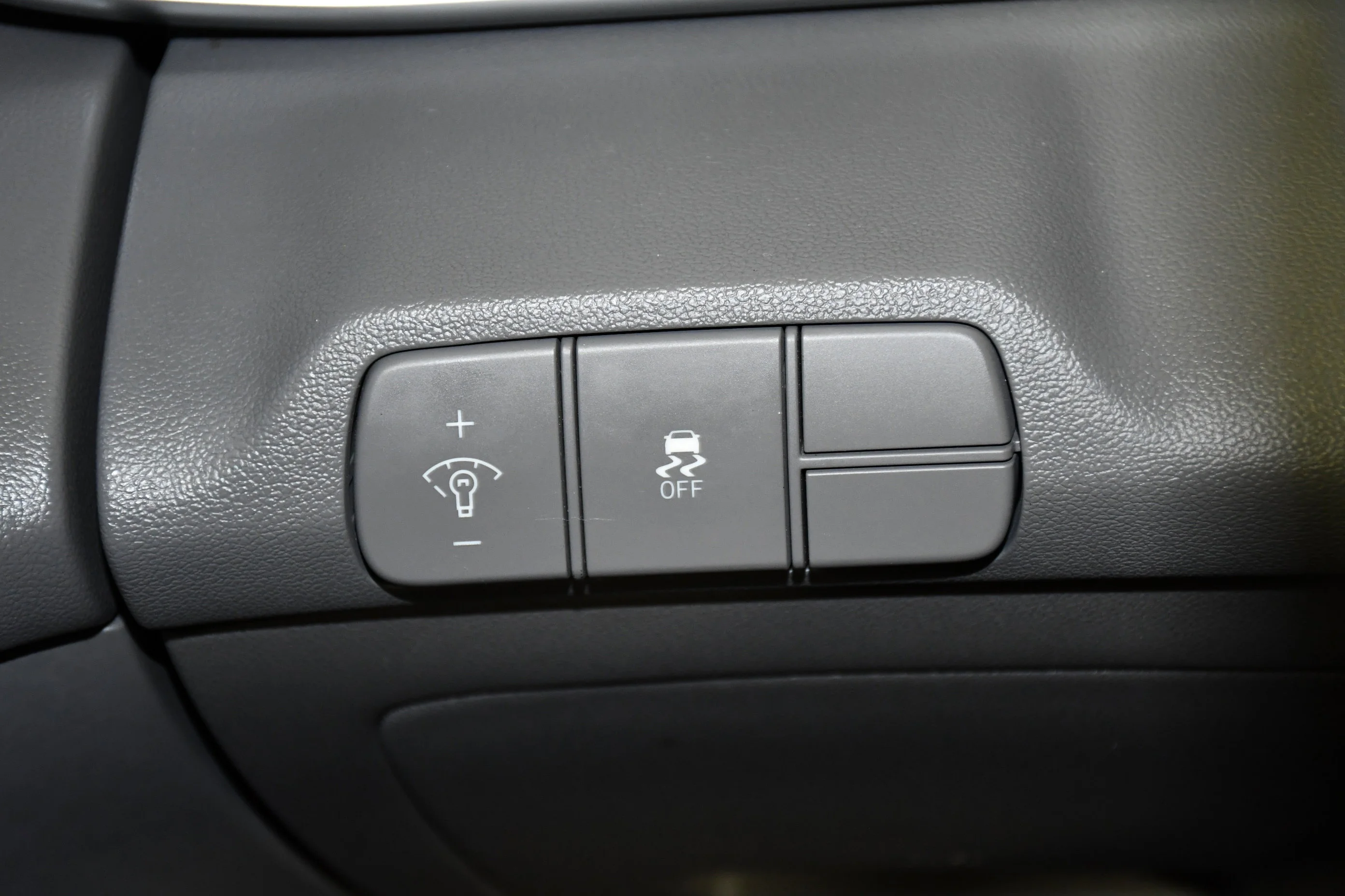 Used 2024 Fluid Metal Hyundai SEL image 35