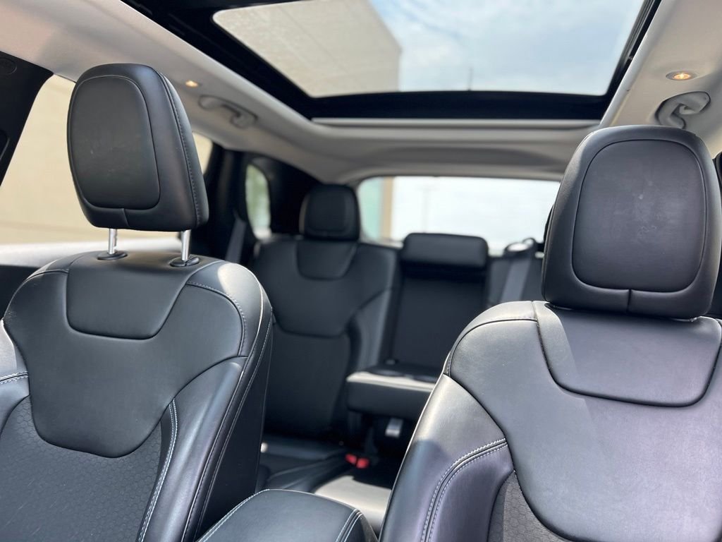 Used 2020 Blue Jeep Latitude Plus image 16