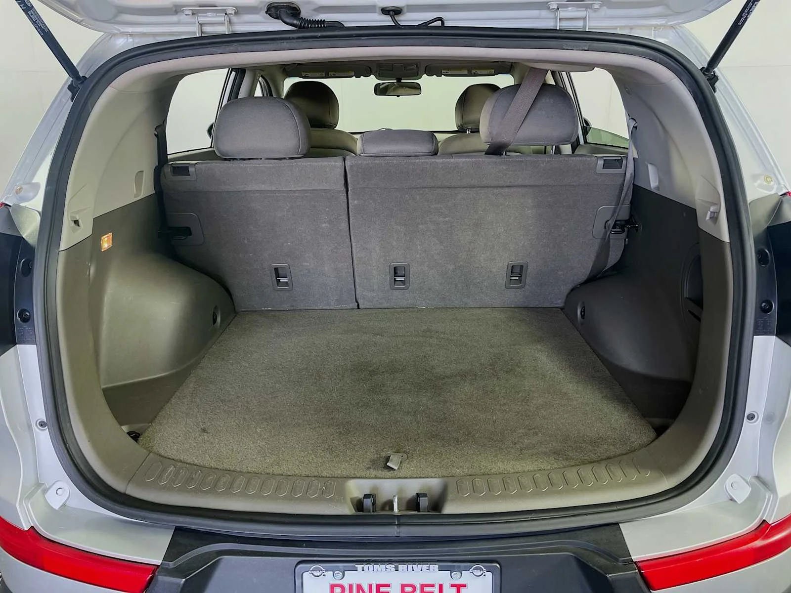 Used 2016 Bright Silver Kia LX image 21