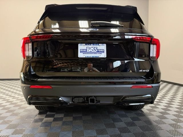 New 2026 Agate Black Metallic Ford ST-Line image 10
