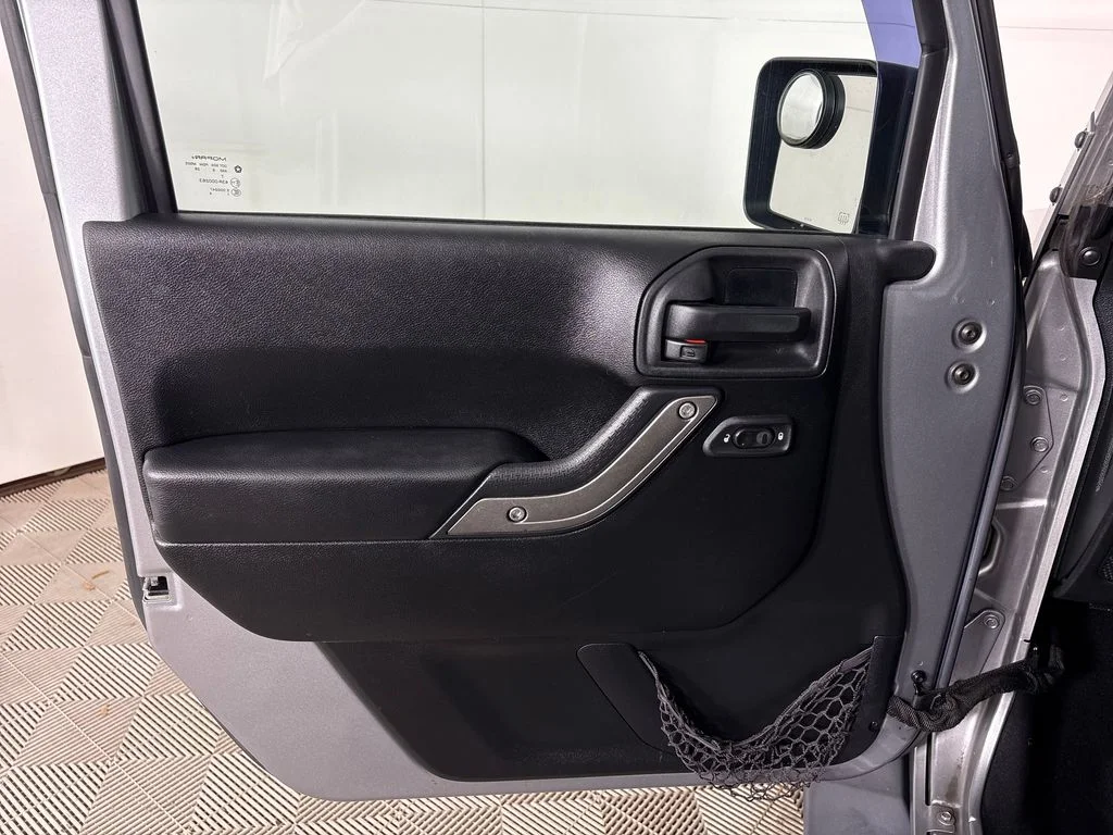 Used 2016 Silver Jeep Unlimited Sport image 25