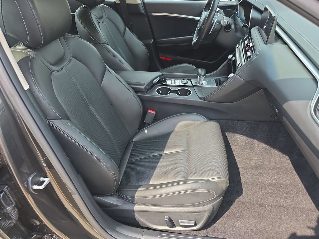 2025 GENESIS G70 Standard - Photo 38