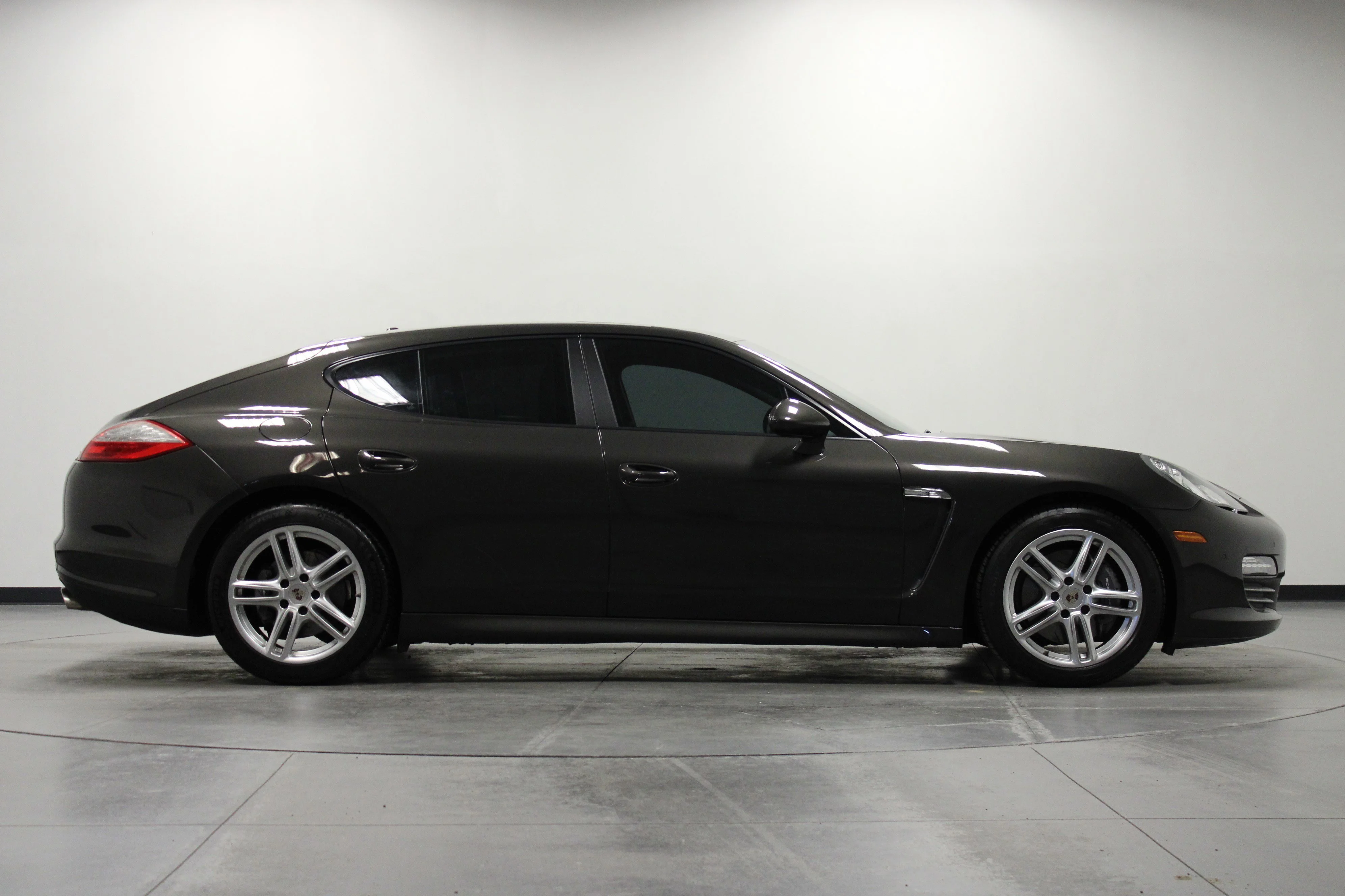 Used 2012 Carbon Grey Metallic Porsche 4 image 3