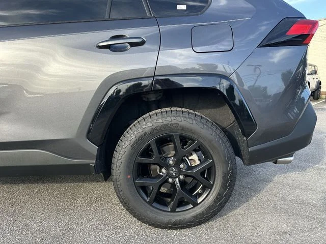 Used 2022 Gray Toyota XLE image 10