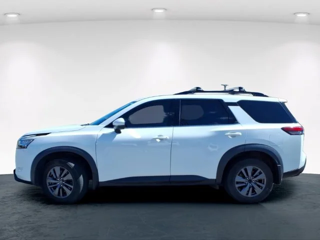 Used 2022 White Nissan SV image 14