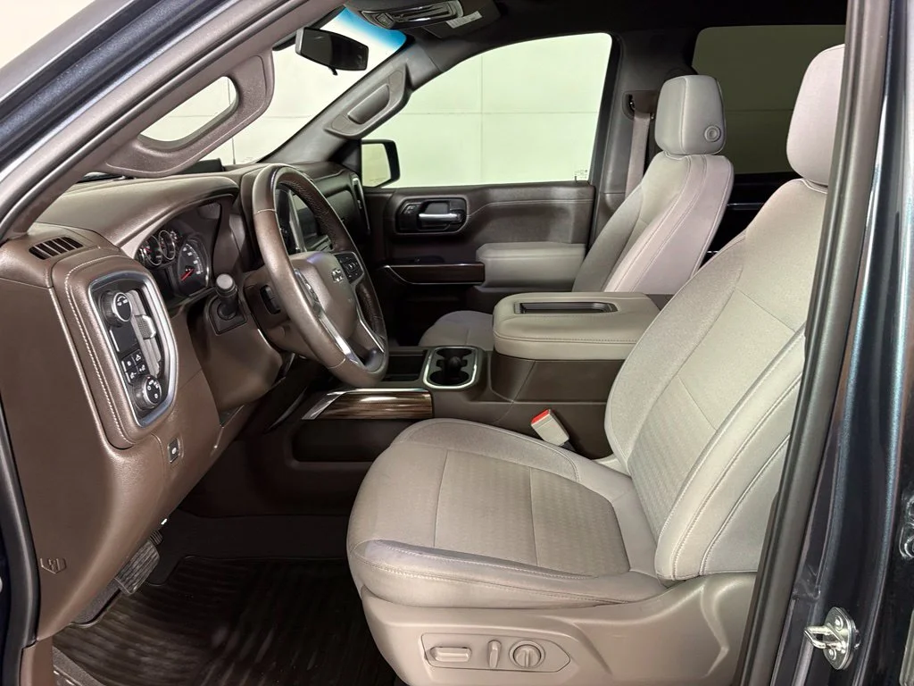 Used 2021 Gray Chevrolet RST image 18