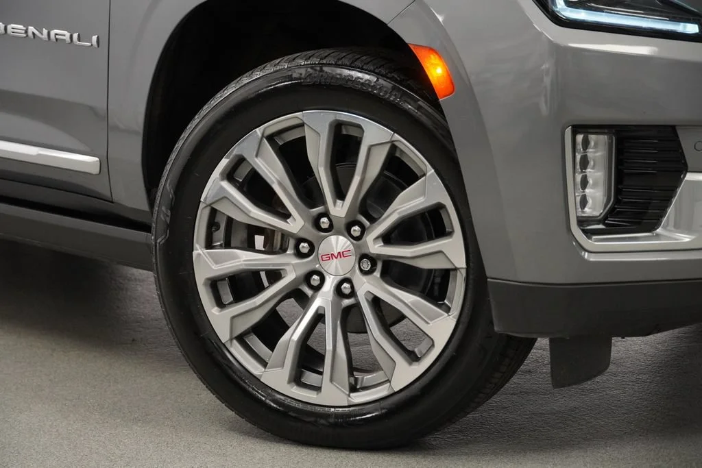 Used 2021 SATIN STEEL METALLIC GMC Denali image 9
