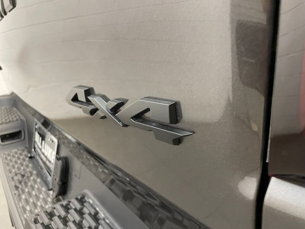 New 2026 Granite Crystal Metallic Clear-Coat Exterior Paint RAM Laramie image 5