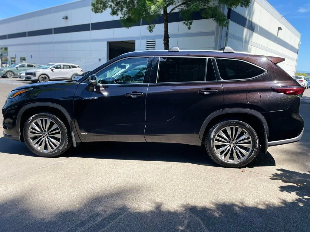 Used 2020 Amber Toyota Platinum image 6