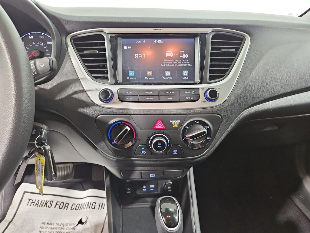 Used 2021 White Hyundai SEL image 19