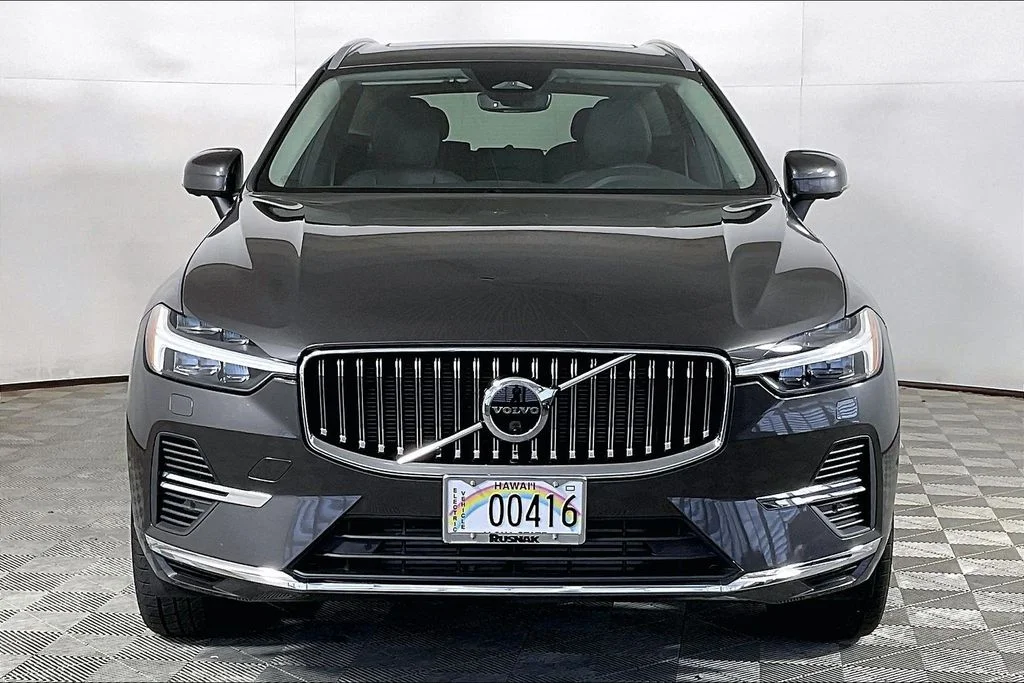 Certified Used 2023 Gray Volvo T8 Plus Bright Theme image 2