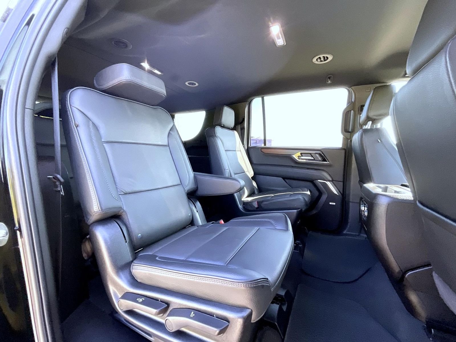 Used 2025 Black GMC Denali image 18