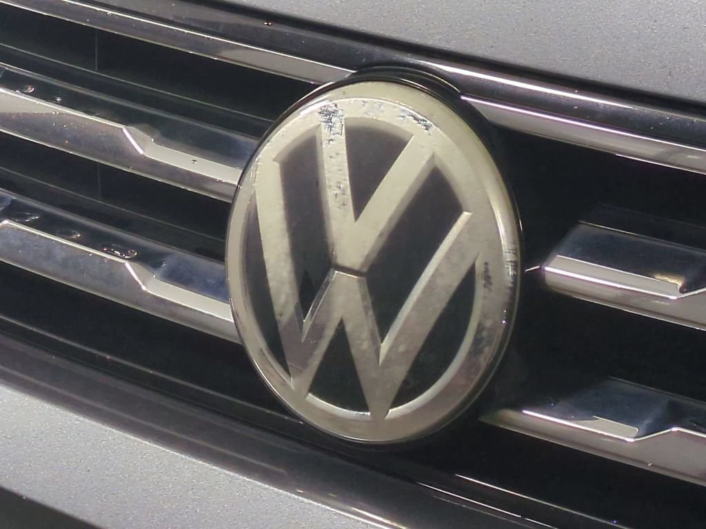 2020 Volkswagen Tiguan SE - Photo 13