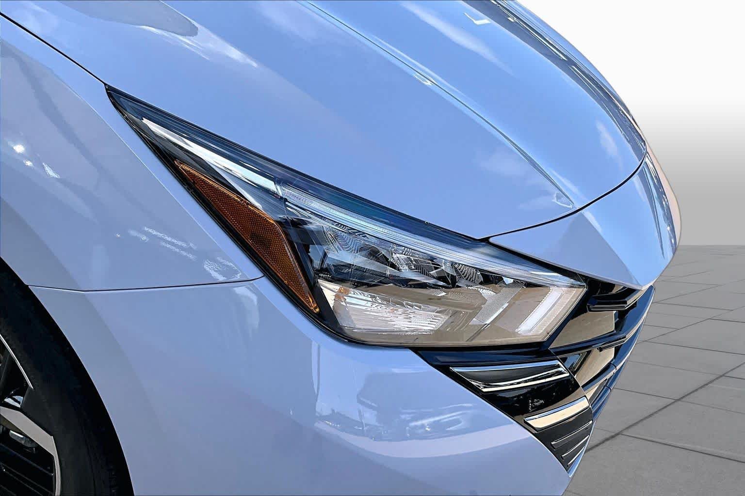 Used 2025 Gray Sky Pearl Nissan SR image 26