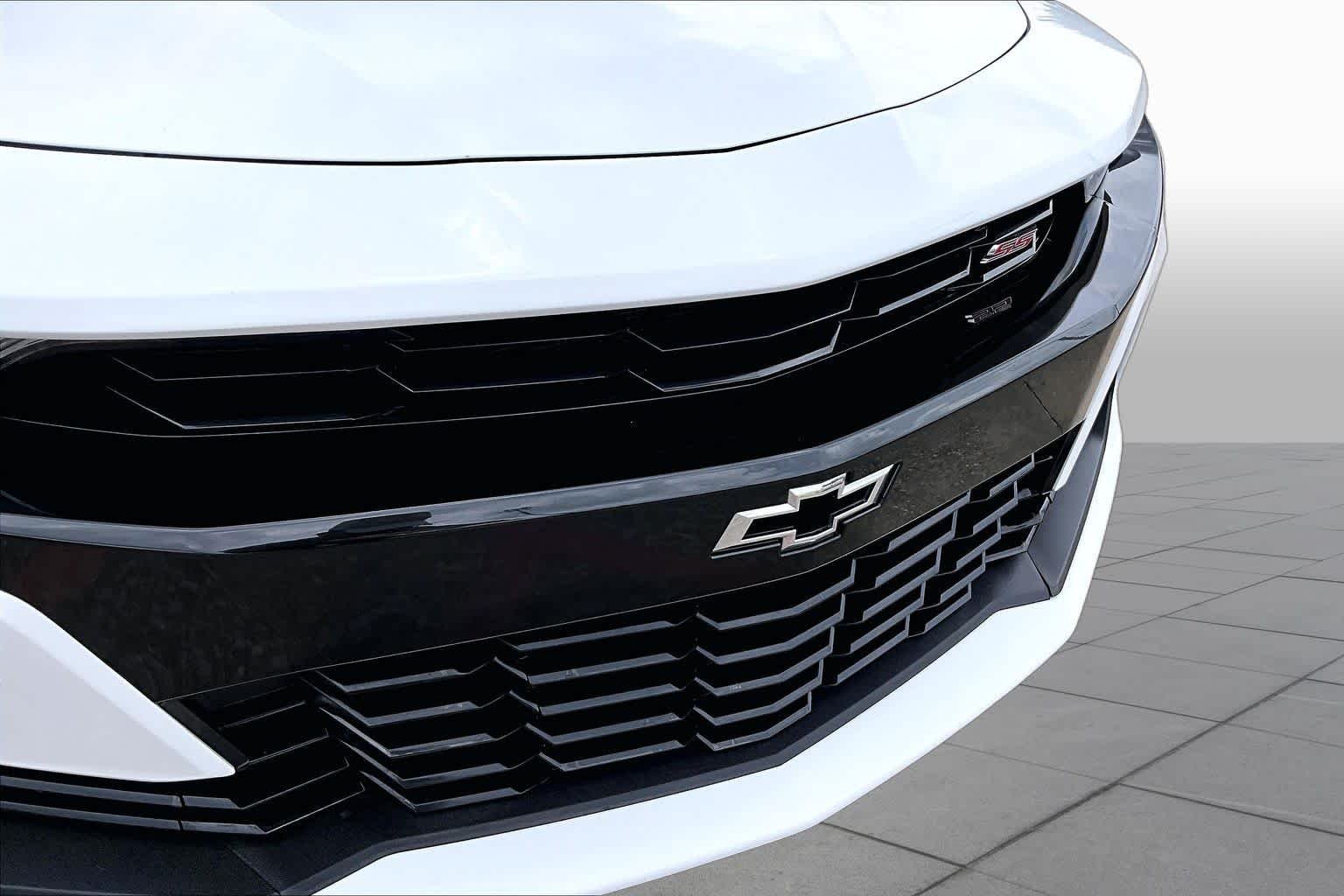 Used 2019 Summit White Chevrolet 2SS image 27