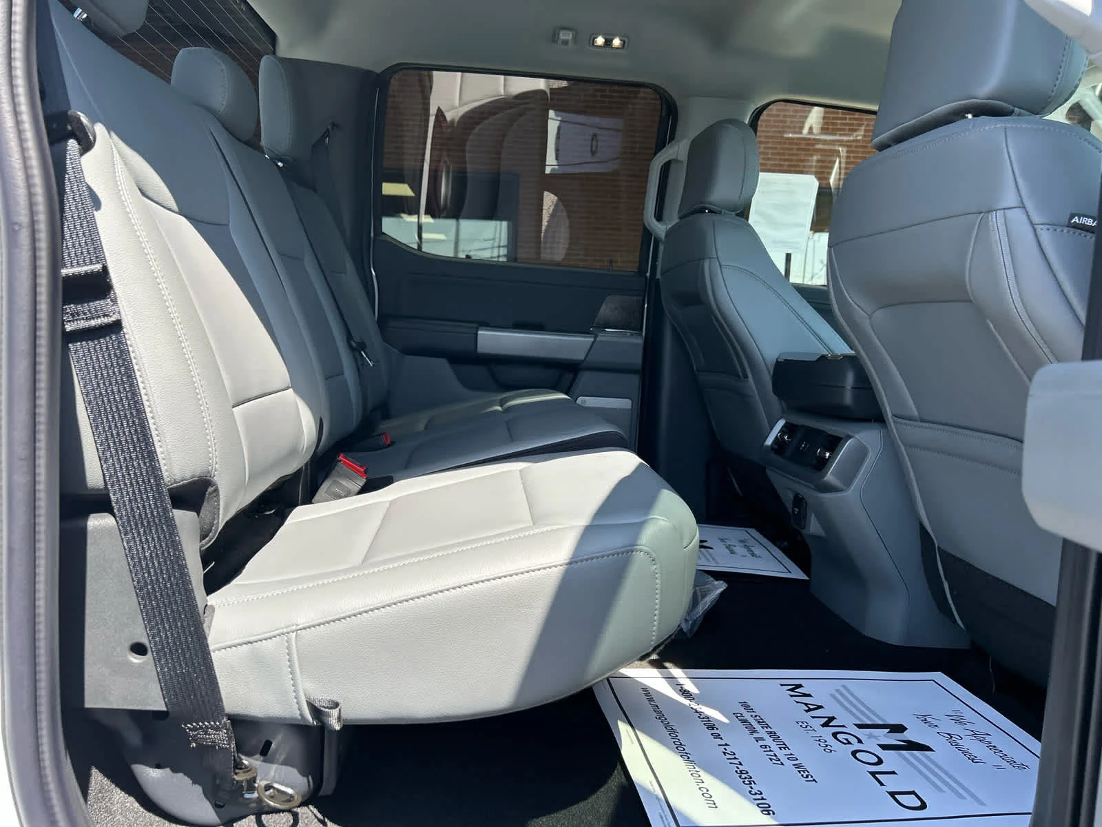 2025 Ford F-150 Lightning Flash - Photo 15
