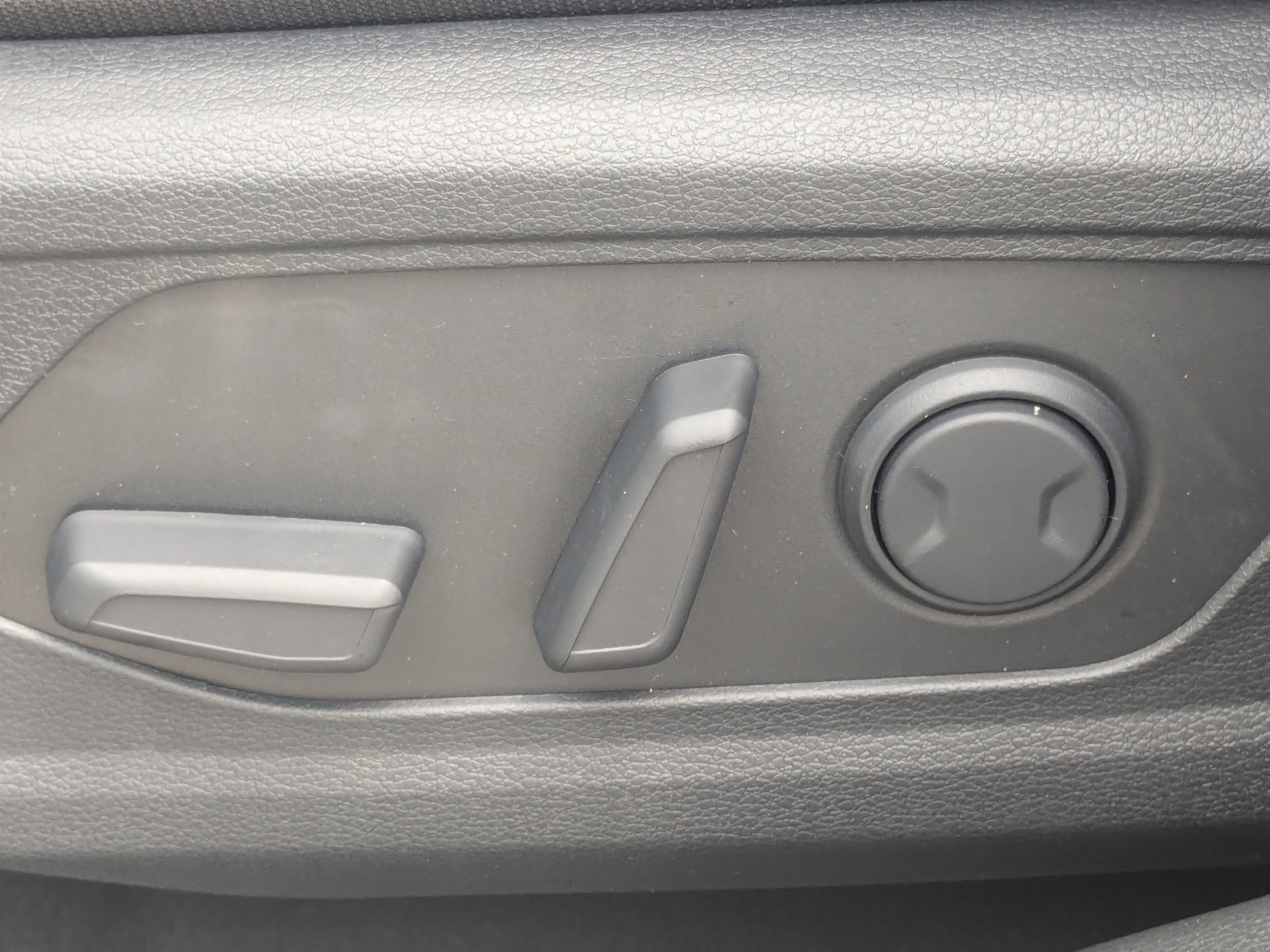 New 2026 Fusion Black Kia EX image 24