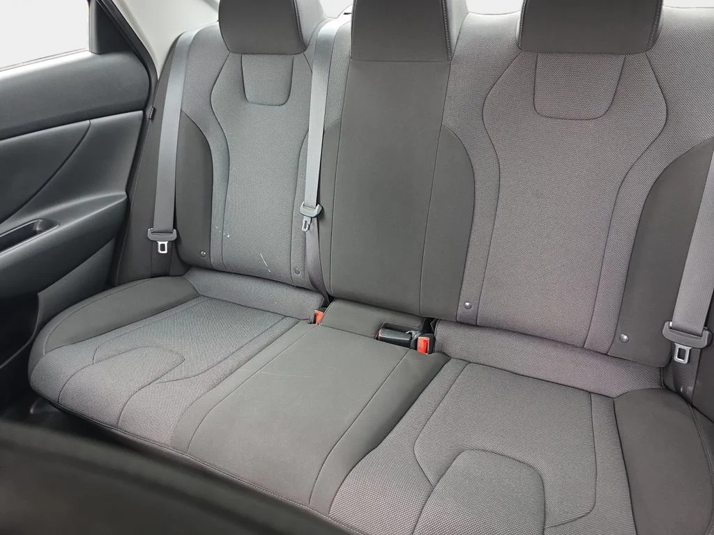 Used 2024 Amazon Gray Hyundai SE image 19