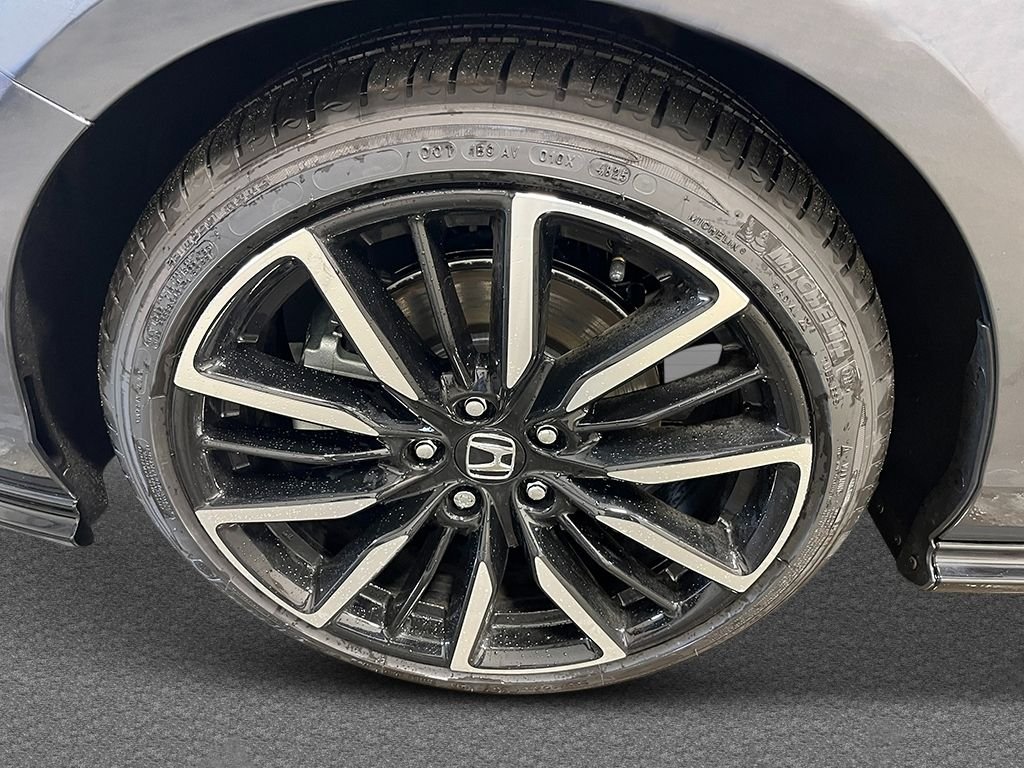 New 2026 Meteorite Gray Metallic Honda Touring Hybrid image 11