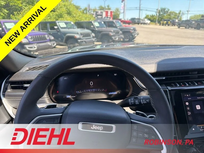 Used 2023 Gray Jeep Altitude image 13