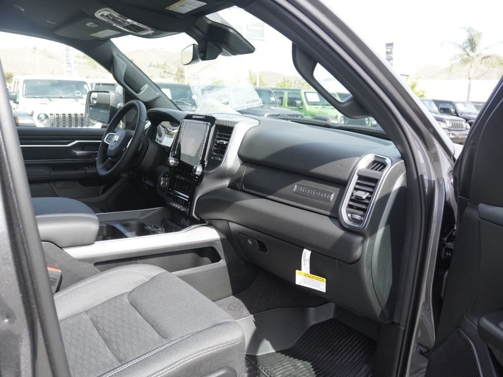 New 2026 Granite Crystal Metallic Clear-Coat Exterior Paint RAM Big Horn Night Edition image 21