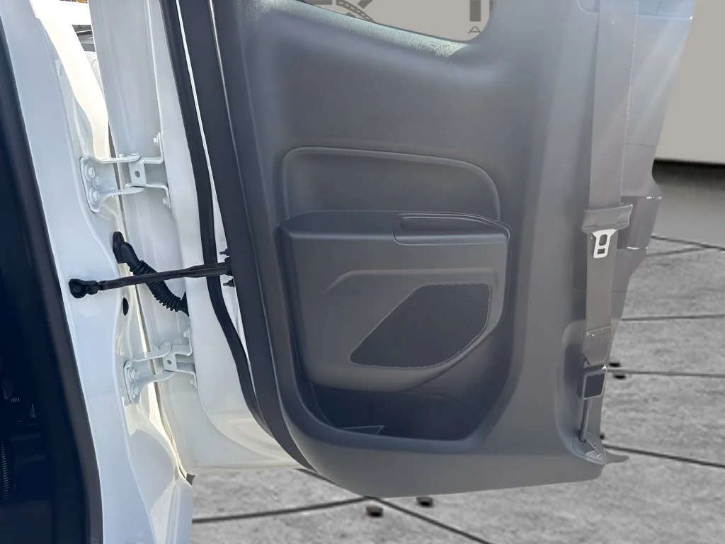Used 2022 White Chevrolet LT image 24