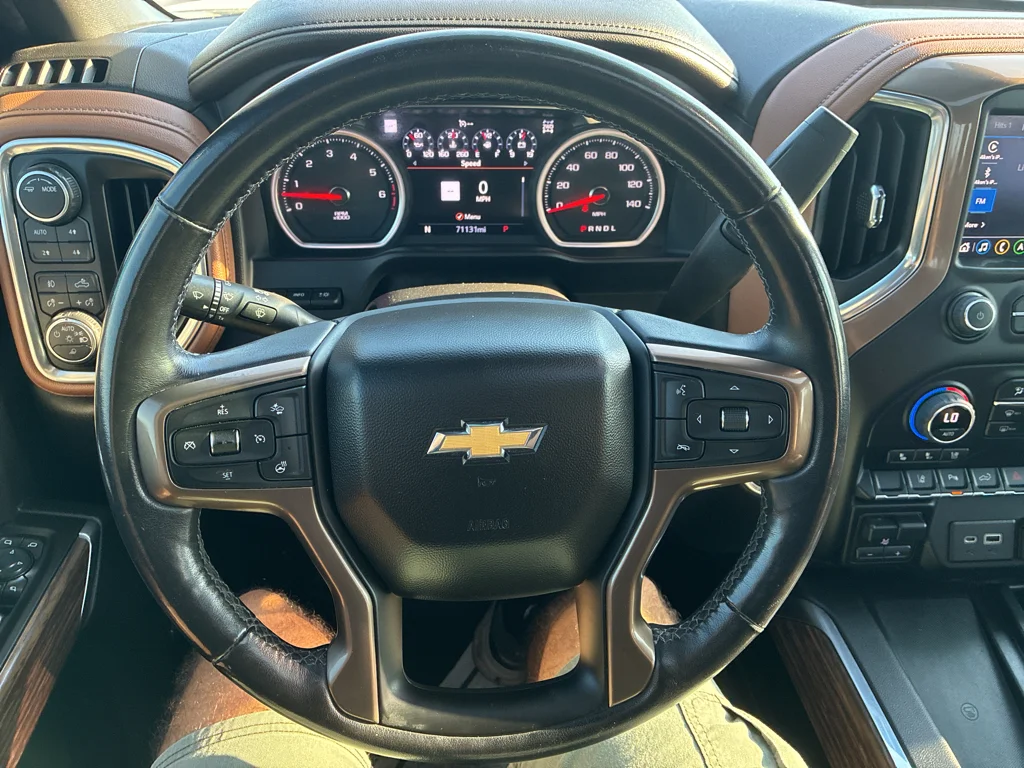 Used 2022 Iridescent Pearl Tricoat Chevrolet High Country image 23