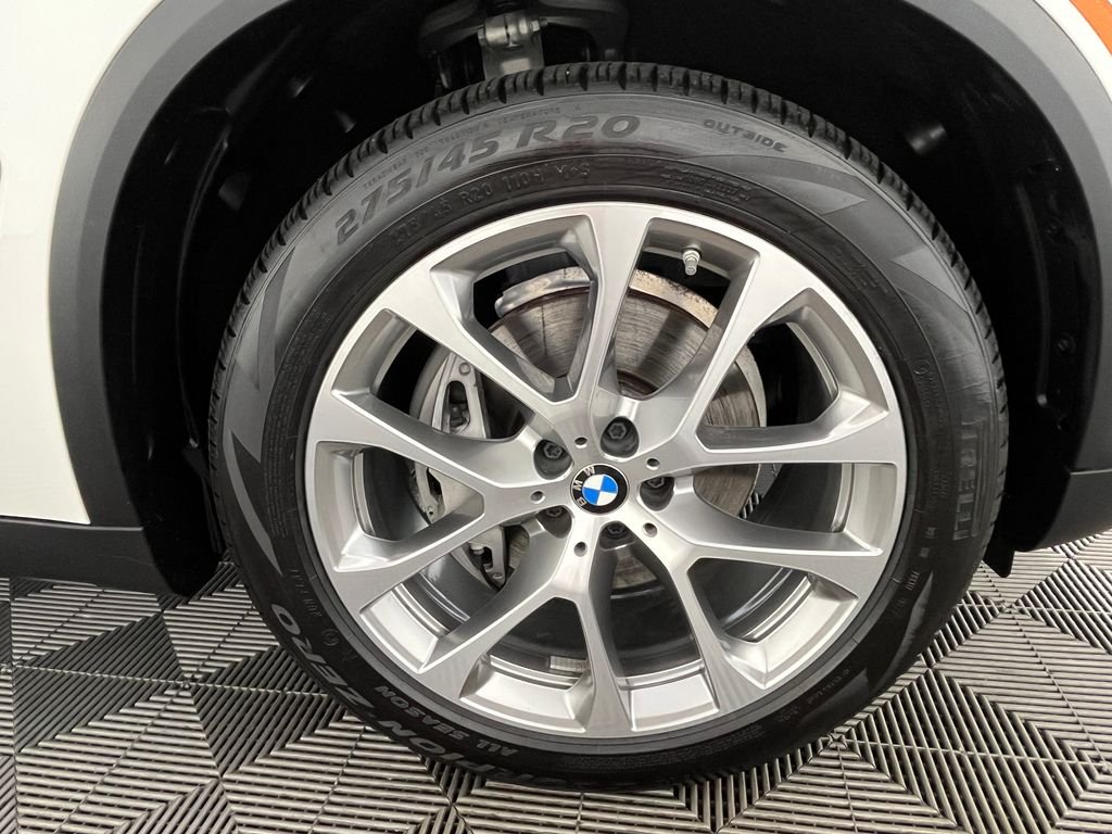 Used 2024 White BMW xDrive40i image 18