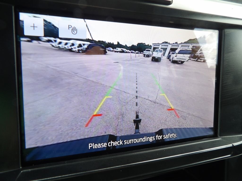Used 2025 Gray Metallic Ford XLT image 27