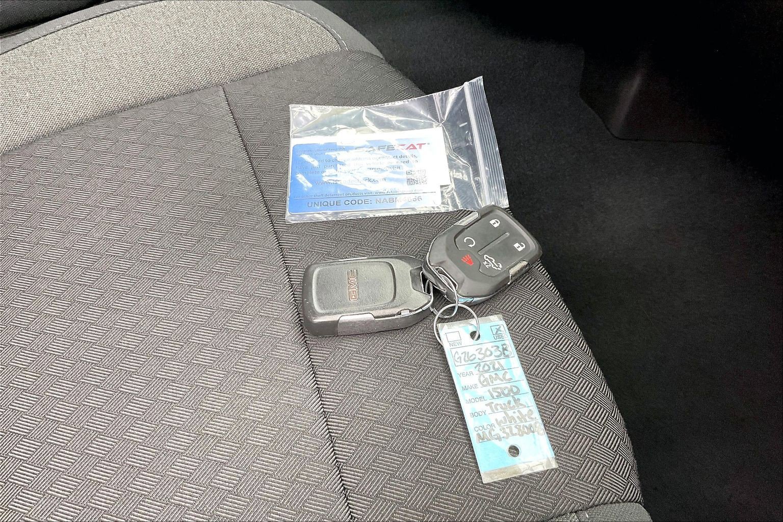 Used 2021 Summit White GMC Elevation image 11