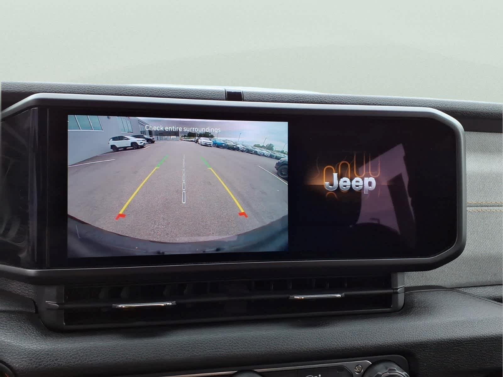 Used 2024 Earl Clearcoat Jeep Sport image 23
