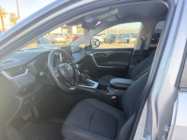 2025 Toyota RAV4 LE - Photo 25