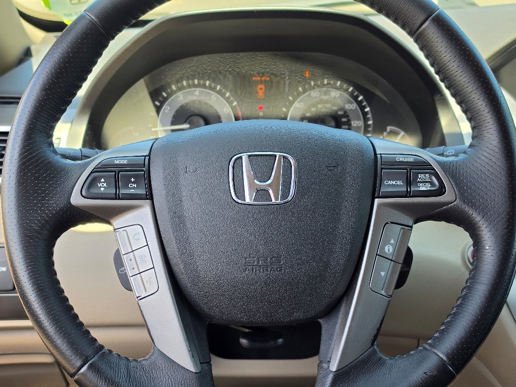 Used 2016 White Diamond Pearl Honda Touring Elite image 16