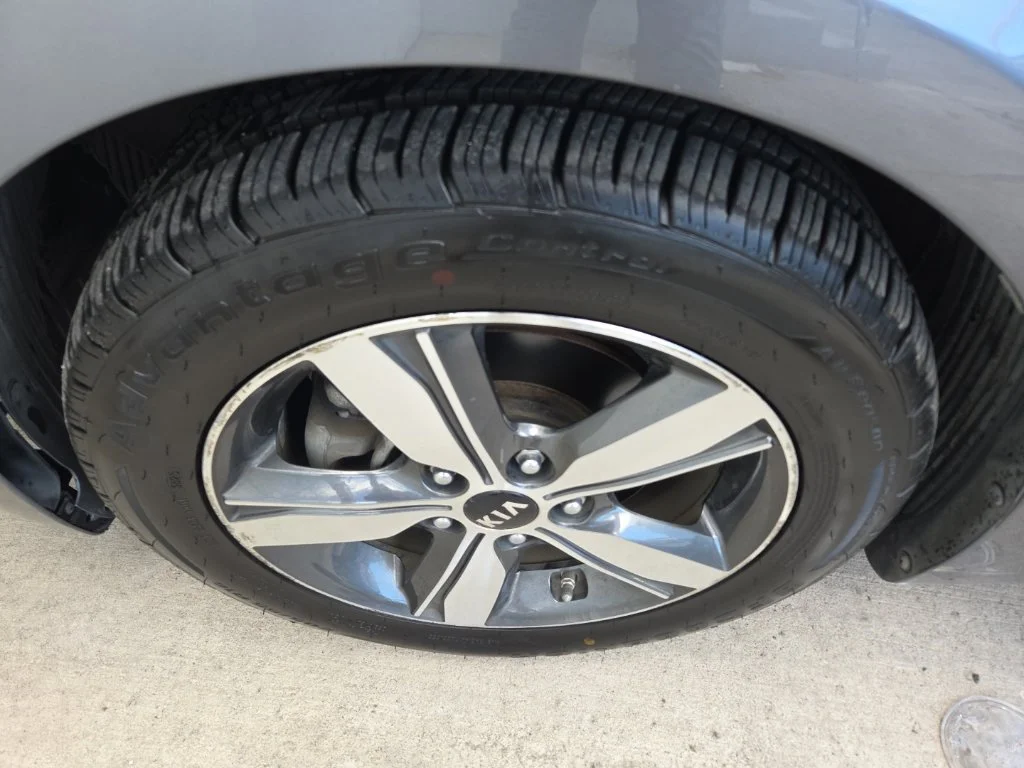 Used 2018  Kia LX image 16