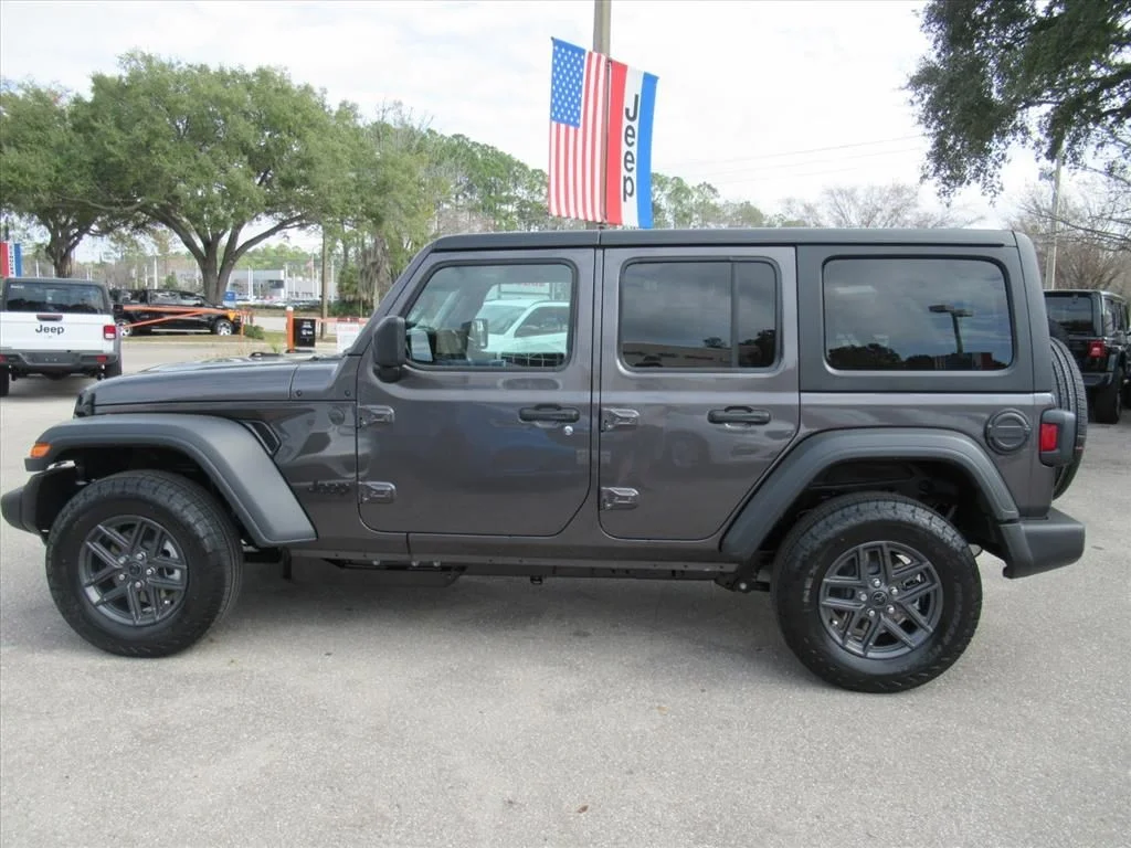 New 2026 Granite Crystal Metallic Clearcoat Jeep Sport S image 4